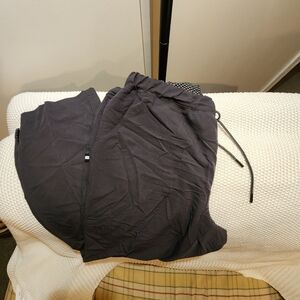 BEYOND SCRUBS Large Regular scrubs pants. Grey Straight leg